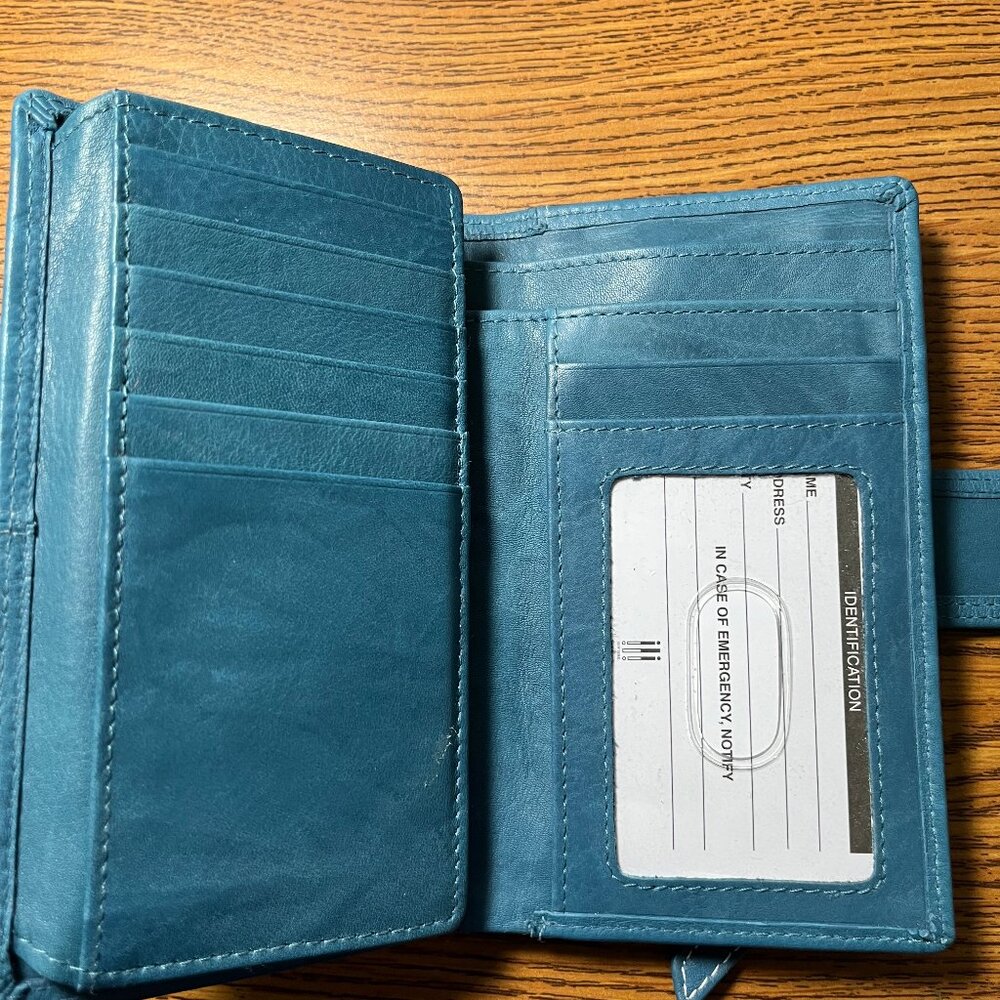 Brand New Distressed Leather Wallet in Blue - Picture 3 of 4